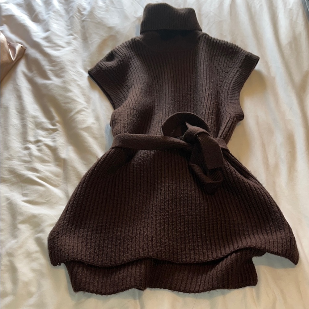 Elegant Brown Sleeveless Turtleneck Sweater